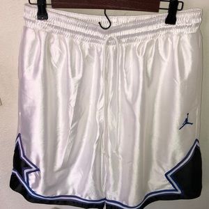 Preowned Jordan shorts size XL